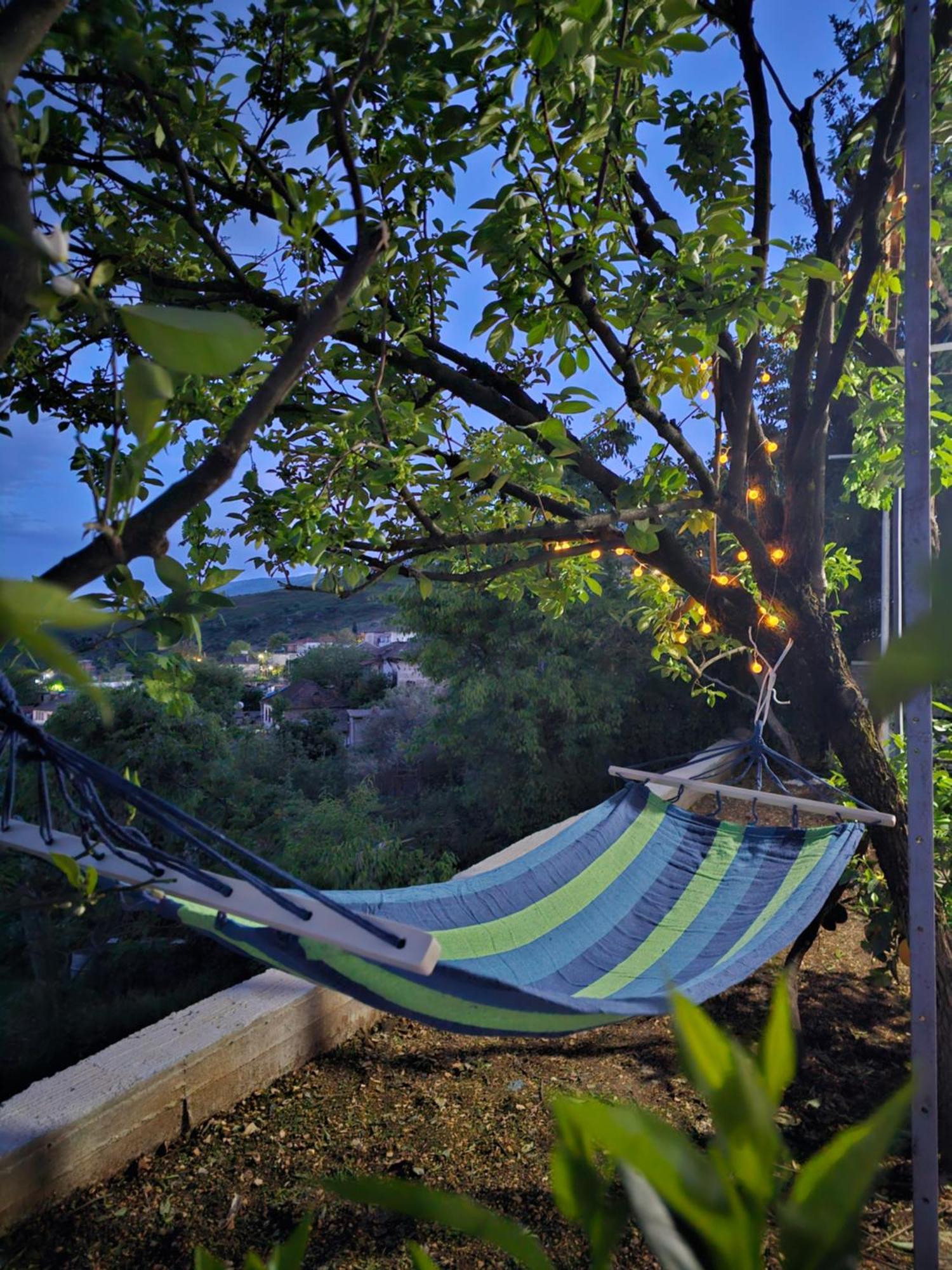 Lemon Garden Apartment-Hot Tub Jacuzzi Gjirokastër Extérieur photo