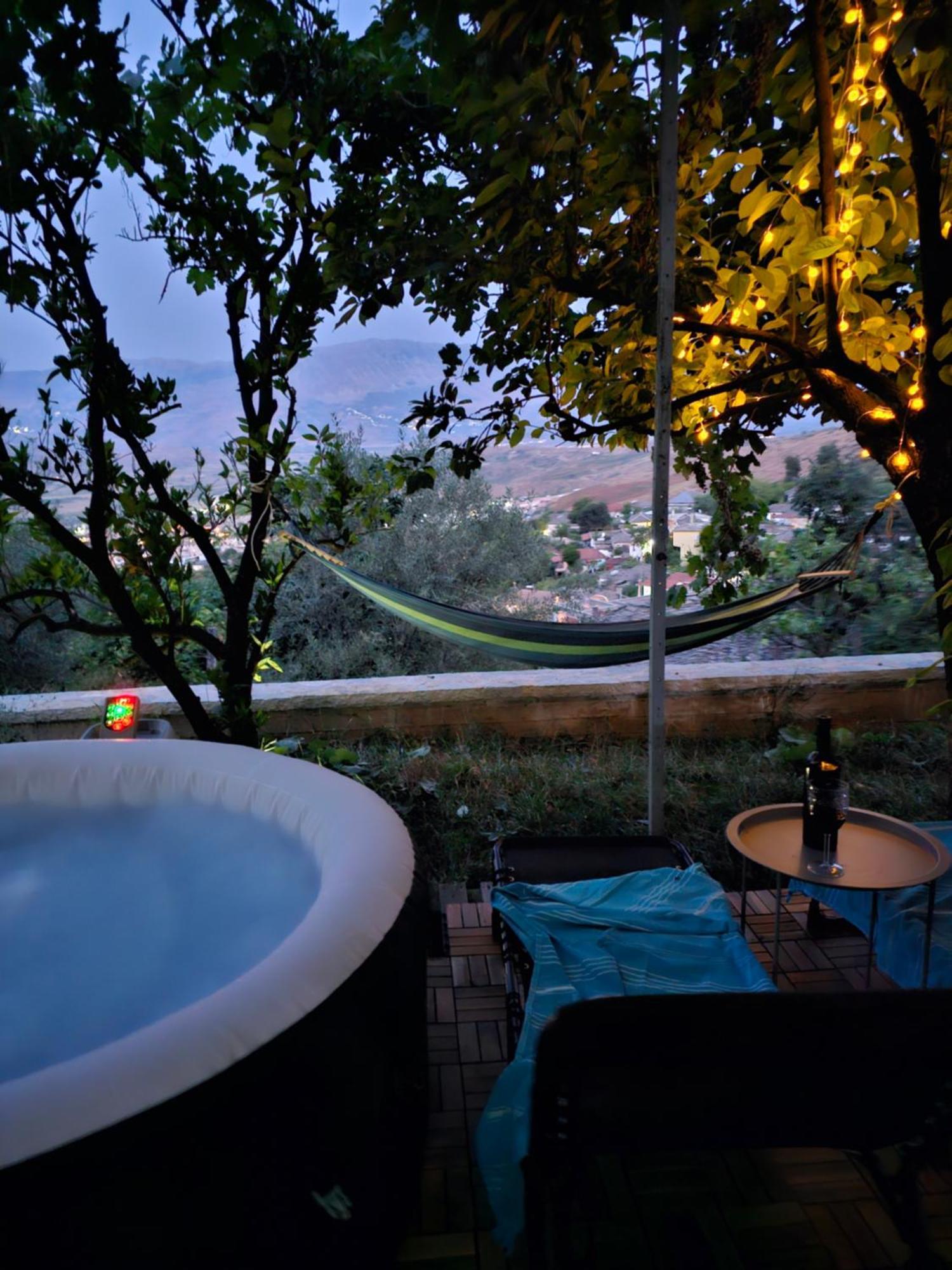 Lemon Garden Apartment-Hot Tub Jacuzzi Gjirokastër Extérieur photo