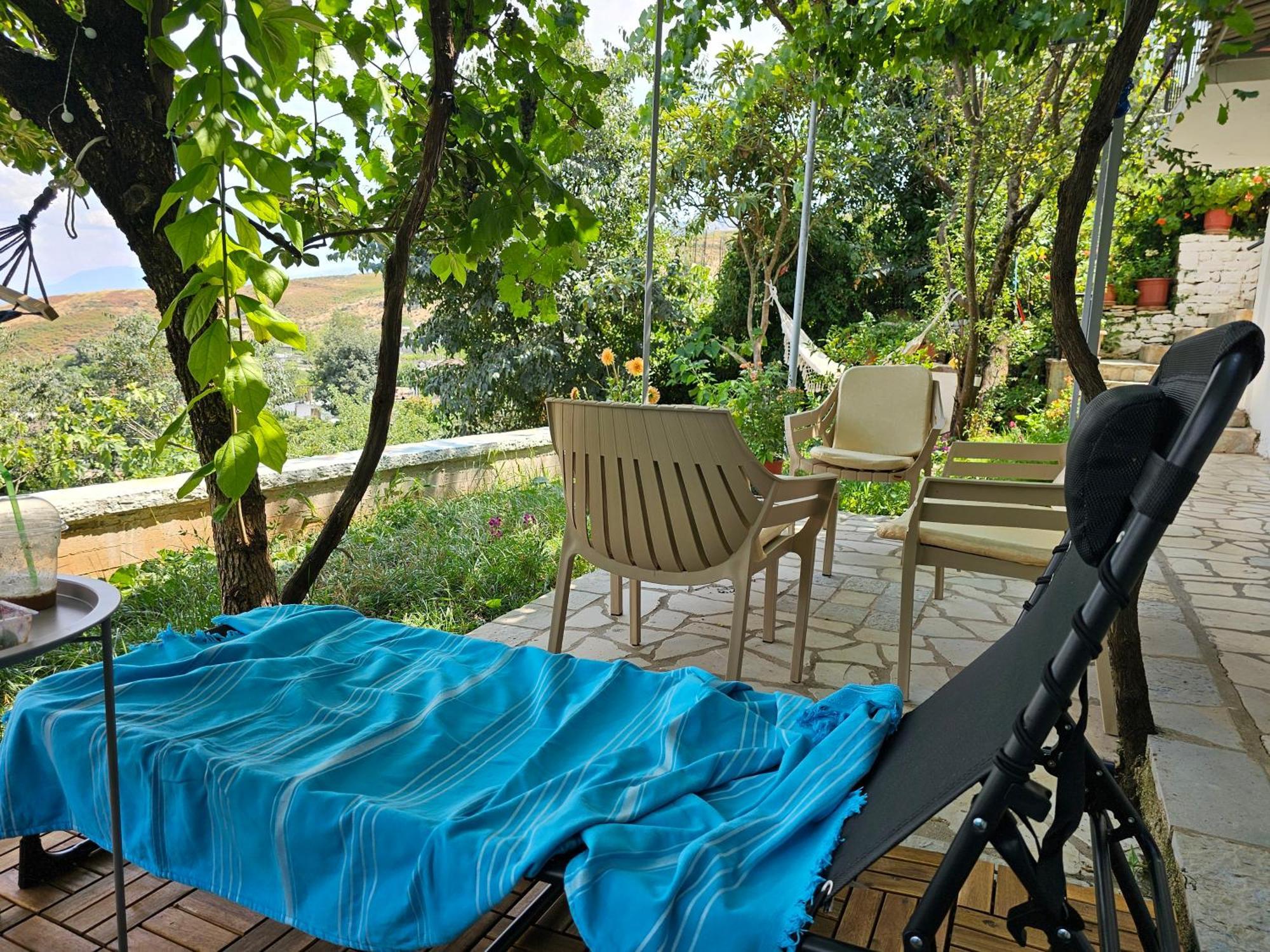 Lemon Garden Apartment-Hot Tub Jacuzzi Gjirokastër Extérieur photo